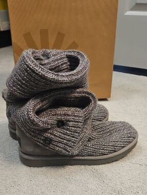 UGG Classic Cardi Knit Cuff Suede Ankle Boots in Gray. Great Condition